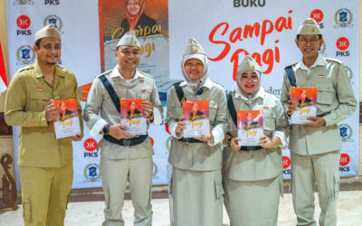 Launching Buku Perdana di Momen Hari Pahlawan, Pimpinan DPRD Banjir Apresiasi dan Ucapan Selamat