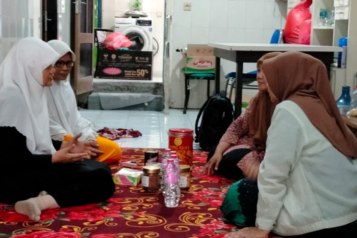 Kunjungi Rumah KSH Terbakar, Reni Astuti Dorong Pemkos Segera Perbaiki Rumah﻿